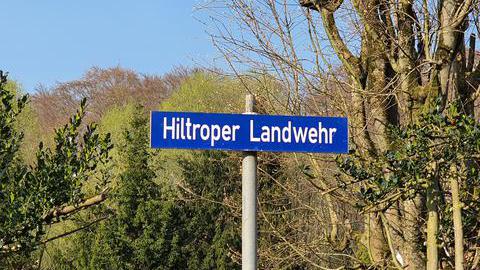 Straßenschild "Hiltroper Landwehr"