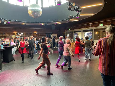 Let’s Europe mit der Musikschule Bochum: Grenzenlos tanzen mit Gabriela Jüttner und Rainer Buschmann