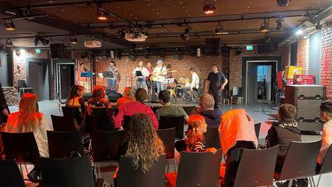 Let’s Europe mit der Musikschule Bochum: Rockband trifft arabische Musik mit Maren Lueg und der Band „Unerhört“