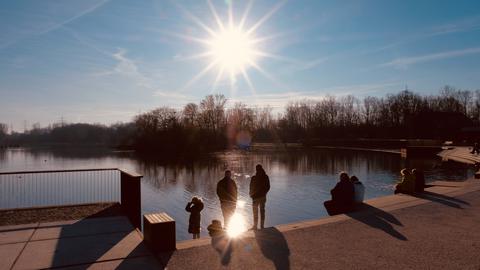 Menschen am Wasser